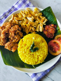 Foto resep Nasi Kuning Ayam Crispy