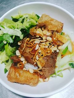 Hình của món Bún thịt nướng cho nhà đông người.