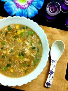 চিকেন স্যুপ (Chicken soup recipe in bengali) রেসিপির প্রধান ছবি