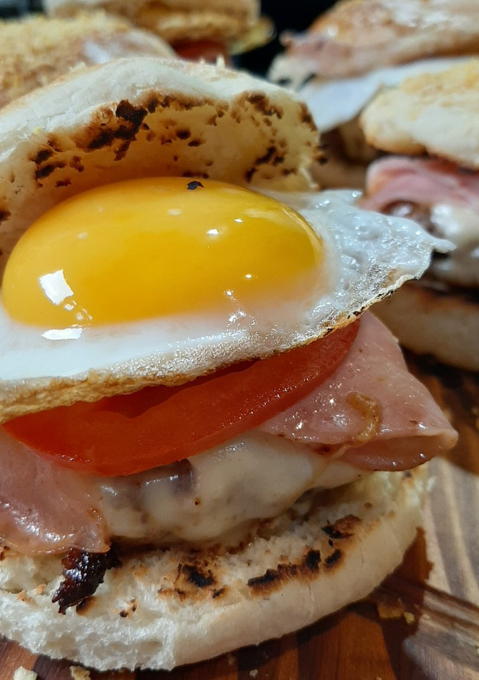 Una foto de Hamburguesa casera en pan de papa