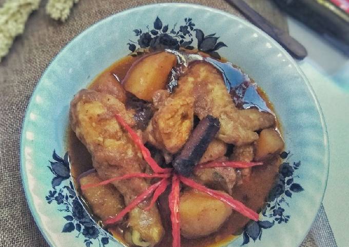 Semur Ayam Kentang Sedap Manis Gurih