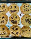 Vào bếp cùng con: Bánh quy bơ chocolate chips dẻo mềm, ít ngọt, không cần máy đánh, cho lễ Halloween