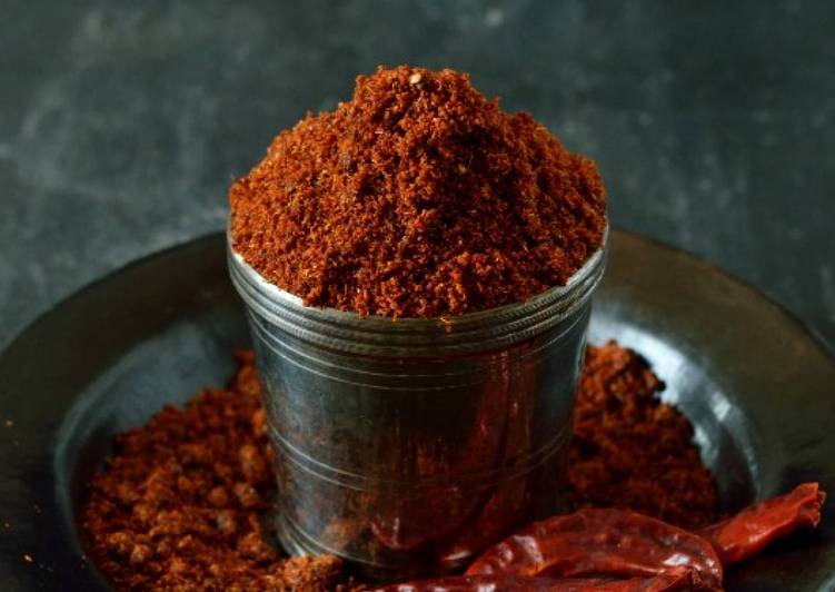 Recipe of Quick Assal Kolhapuri Chutney (Spice Powder)