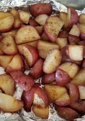 A picture of Rosemary & Garlic Red skin potatos.