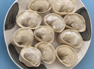 雞肉鮮蝦水餃 的食譜成品照片