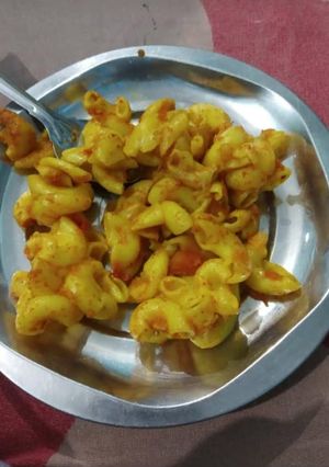 A picture of Macaroni.