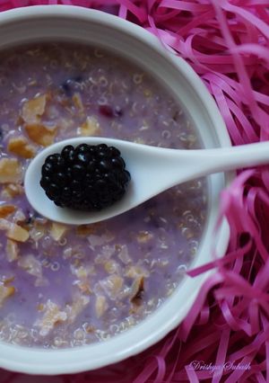 A picture of Quinoa - Berry Porridge.