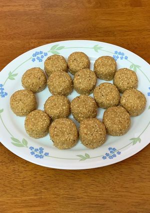 A picture of Mava TIL Ke Ladoo.