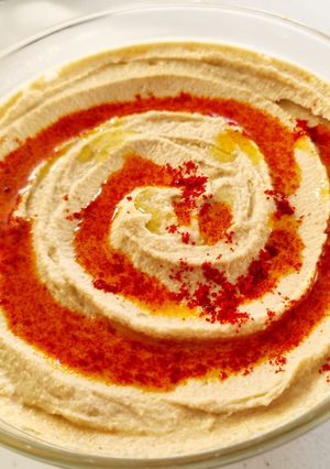 A picture of Hummus.