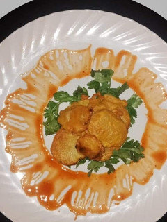 A picture of Aloo pakauda.