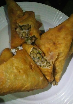 A picture of Samosa ndengu.