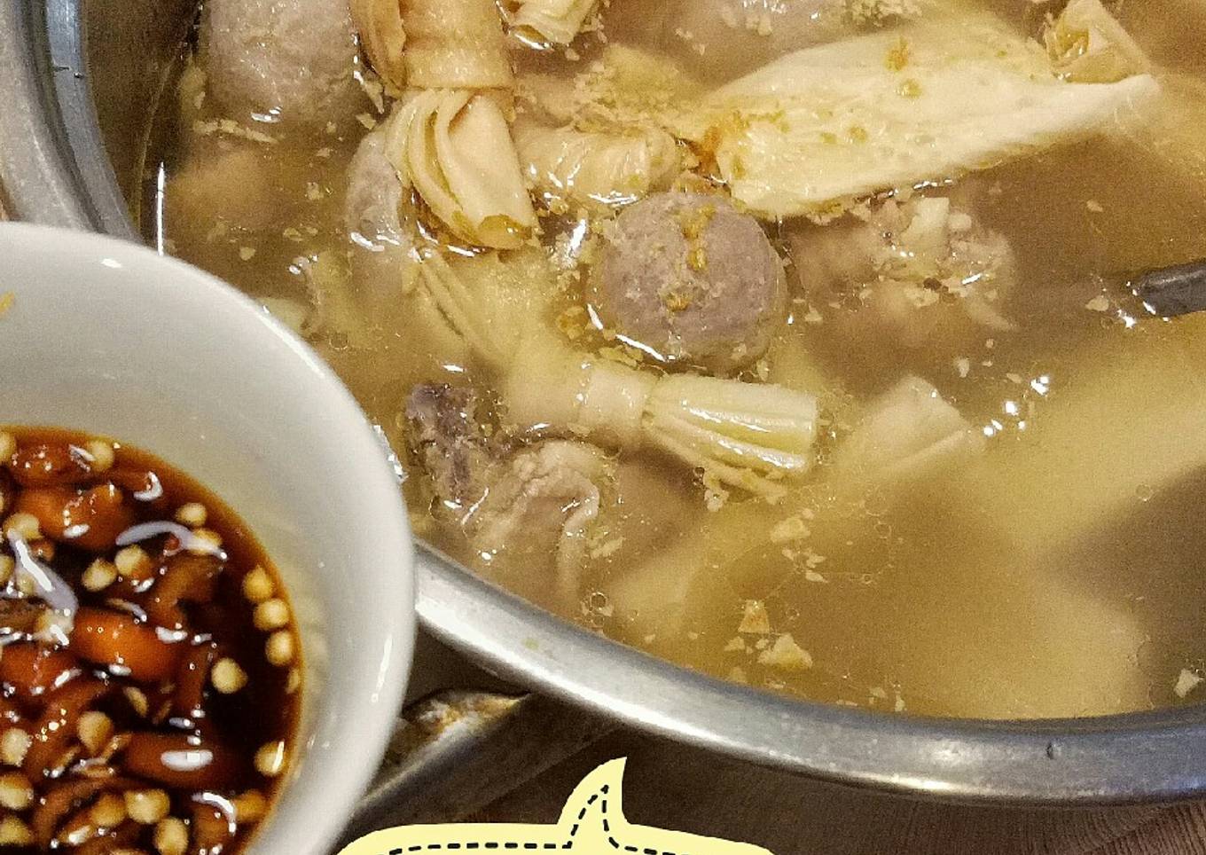 Sup ayam, bakso, kembang tahu