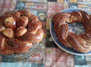 Una foto de Roscas: de Chocolate y de Canela con Amapola