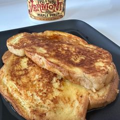 A picture of French Toast.