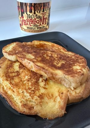 A picture of French Toast.