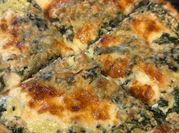 Una foto de espinacas con atun