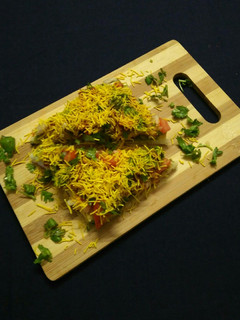 A picture of Aloo toast.
