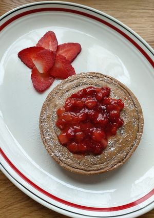 Hình của món Chocolate Strawberry Pancakes.