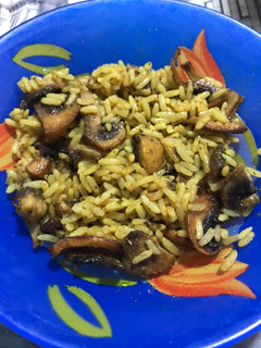 Una foto de Salteado de champiñones con arroz