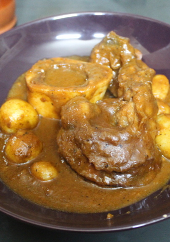 Una foto de Osobuco picante con patatas