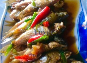 Hình của món Cá linh kho nước dừa.