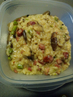 Una foto de Risotto de jamón, setas y trigueros