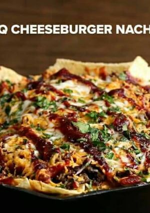 A picture of Cheese burger nachos.
