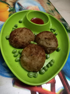 मटर पॅटिस (एअर फ्रायर मध्ये) (matar patties recipe in marathi) रेसिपी चे मुख्य फोटो