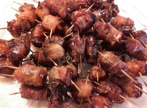 Una foto de Delicias de Elche al horno (dátiles con bacon)  ¡Puro vicio!