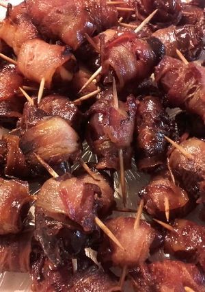 Una foto de Delicias de Elche al horno (dátiles con bacon)  ¡Puro vicio!