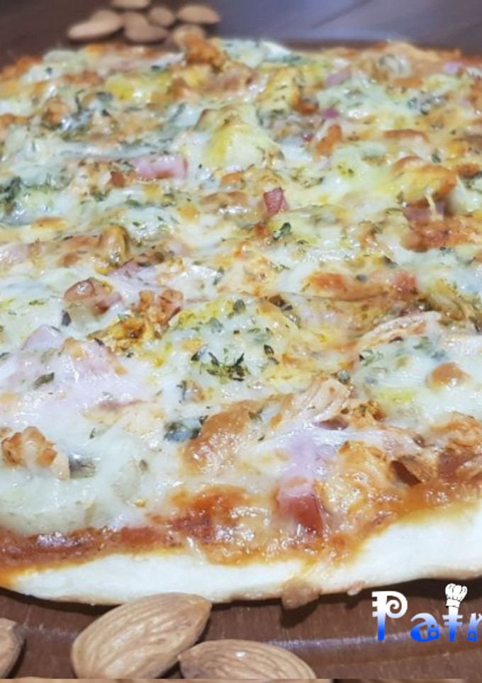 Una foto de Pizza de plátano y curry