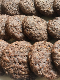 Una foto de Galletitas de lentejas con sabor a naranja y chocolate