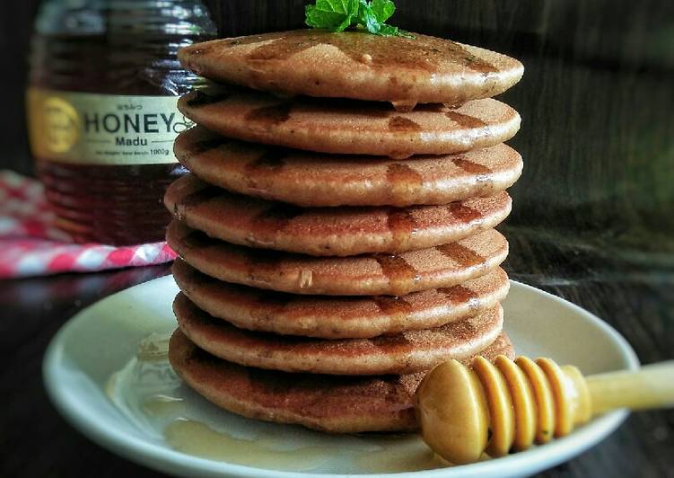 Resep Pancake with mint honey sauce yang Lezat Sekali