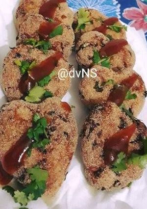 A picture of Vegetable Rawa Cutlets.