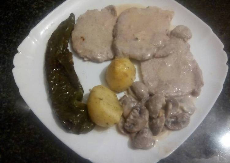 Filete de lomo en salsa de almendras con champiñones a mi manera