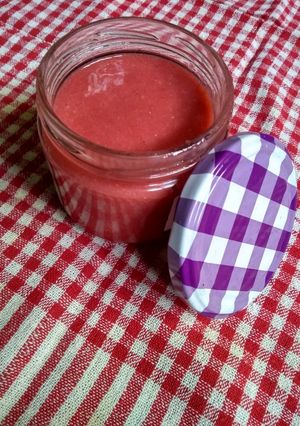 A picture of Strawberry cream.