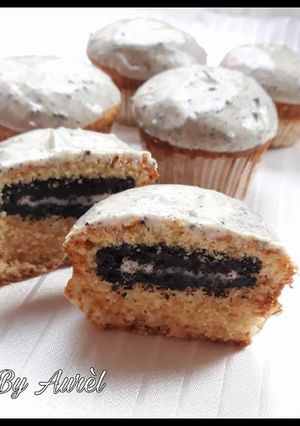 Une photo de ☆Cupcakes Surprises Oréo© & Glaçage Rocher Oréo©☆