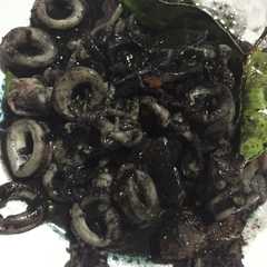 A picture of Cumi masak hitam.
