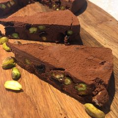 A picture of Dark Chocolate Torte With Sour Cherries & Pistachios 🍒🍫 (Vegan).