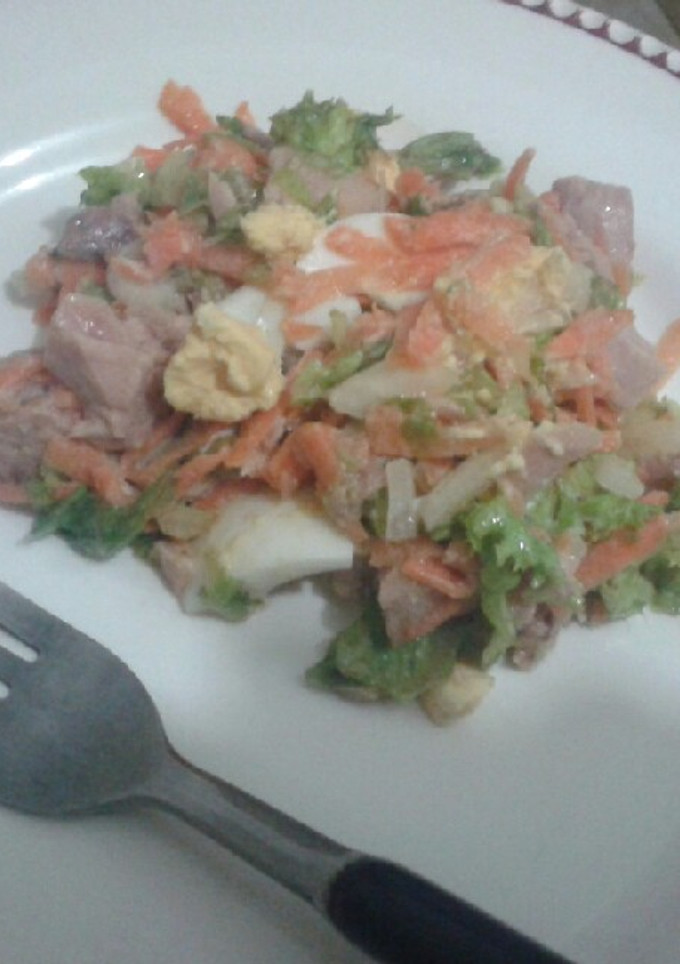 Una foto de Ensalada de atún y huevo