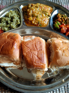 પાઉભાજી (Pavbhaji recipe in Gujarati) રેસીપી મુખ્ય ફોટો