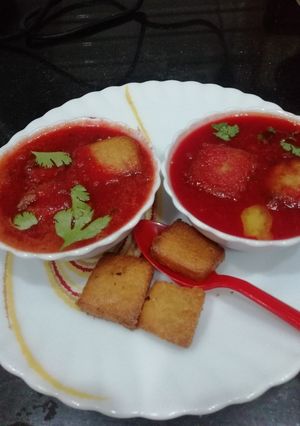 A picture of Tomato & Beetroot Soup.