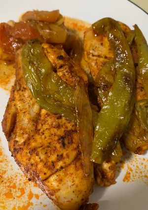 صورة لوصفة صينية فخاد وصدورة مع بصل وبطاطا وبندورة