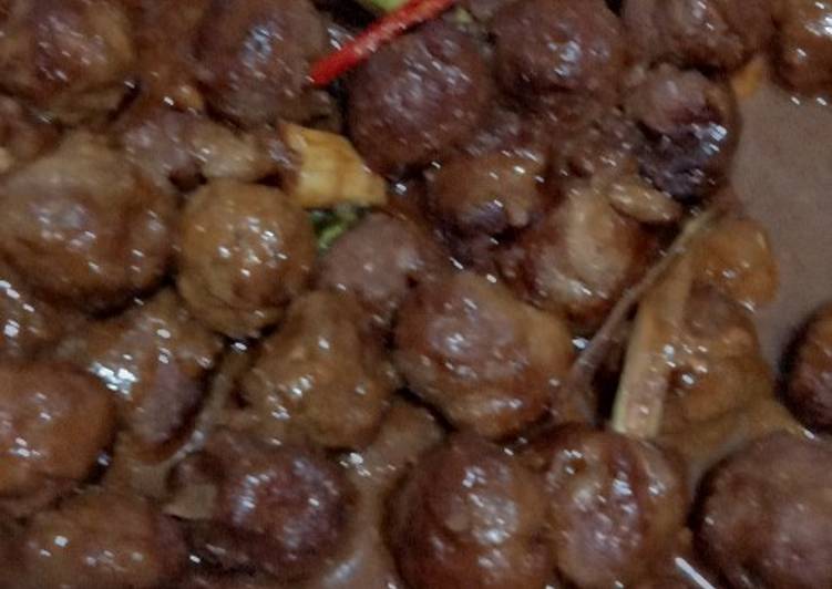 makanan Semur Bola bola daging Jadi, Enak Banget
