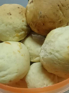 Una foto de Pan casero con queso esponjoso fácil