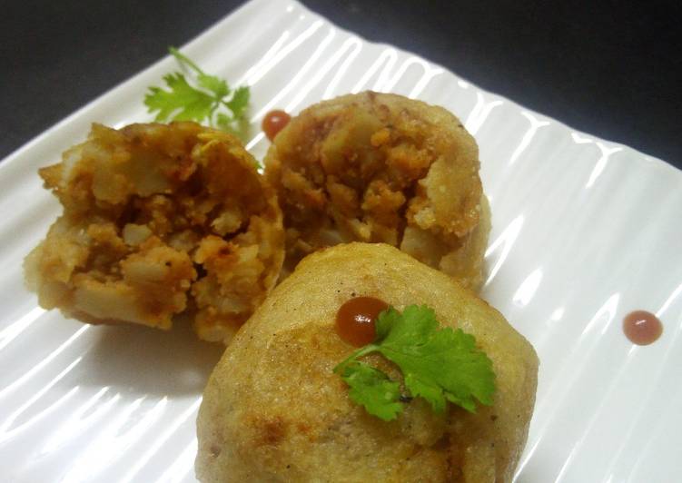 Fried masala dosa balls