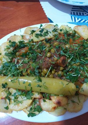 صورة لوصفة طاجين الجلبانة و الجزر باللحم الغنمي 🇩🇿
