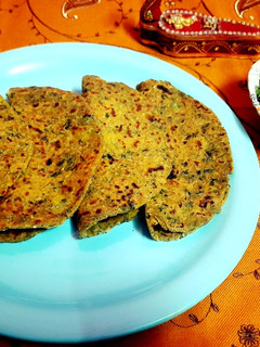 मेथी थेपला (methi thepla recipe in hindi) रेसिपी मुख्य फोटो