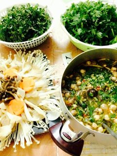 Hình của món Vị ngọt thanh đạm của Lẩu Nấm chua cay ngày chay.