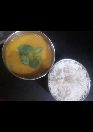 पीली दाल और चावल (Pili dal aur chawal recipe in Hindi) रेसिपी मुख्य फोटो